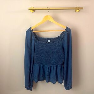 Old Navy chambre preplum top